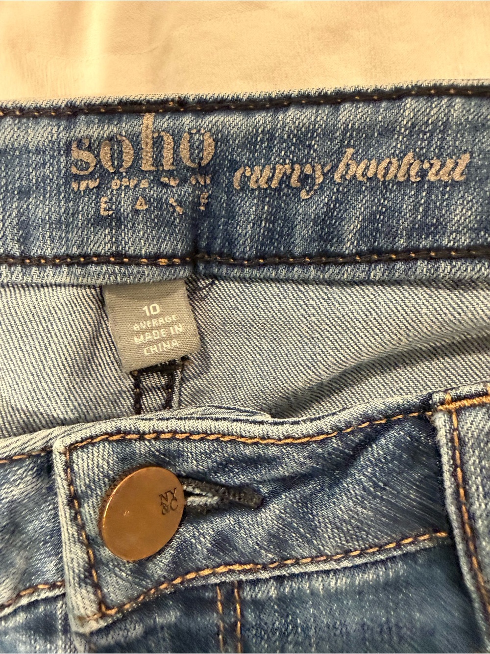 New York & Co SoHo Curvy Bootcut in Light Blue Denim - Women’s Size 10